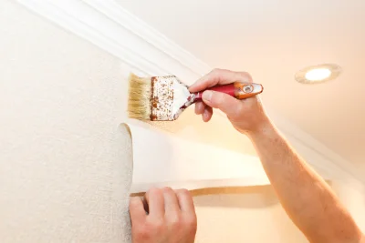 Pose de papier peint à Joussé — revêtements muraux et toiles de verre